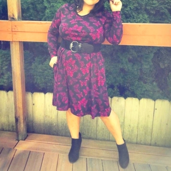 LuLaRoe BNWT S Emily dress - magenta butterflies 🦋 - Picture 10 of 11